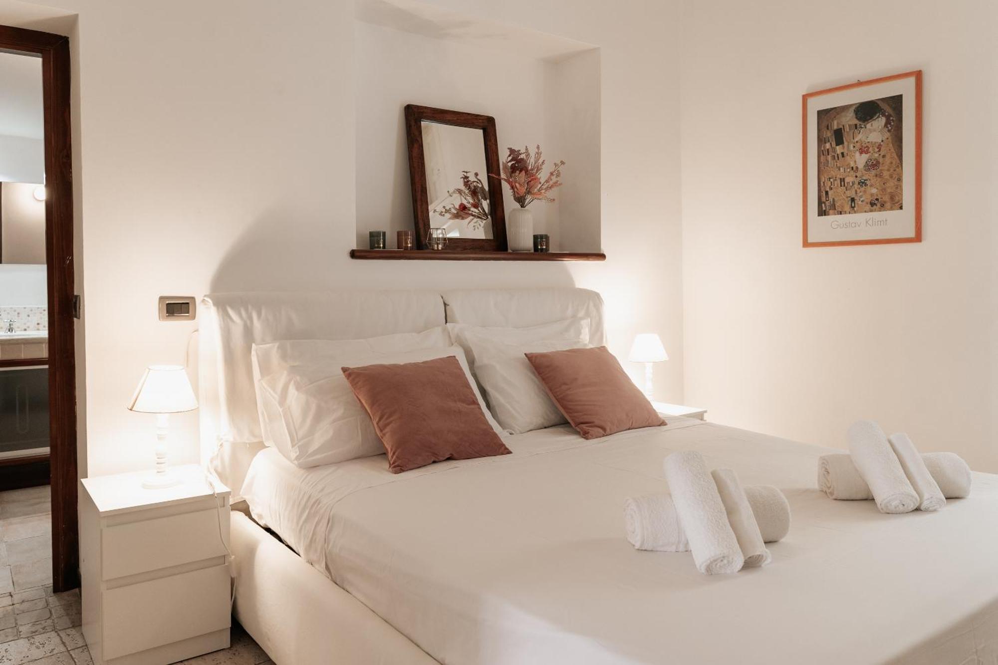 Four Luxury Art Apartment Palermo Bagian luar foto