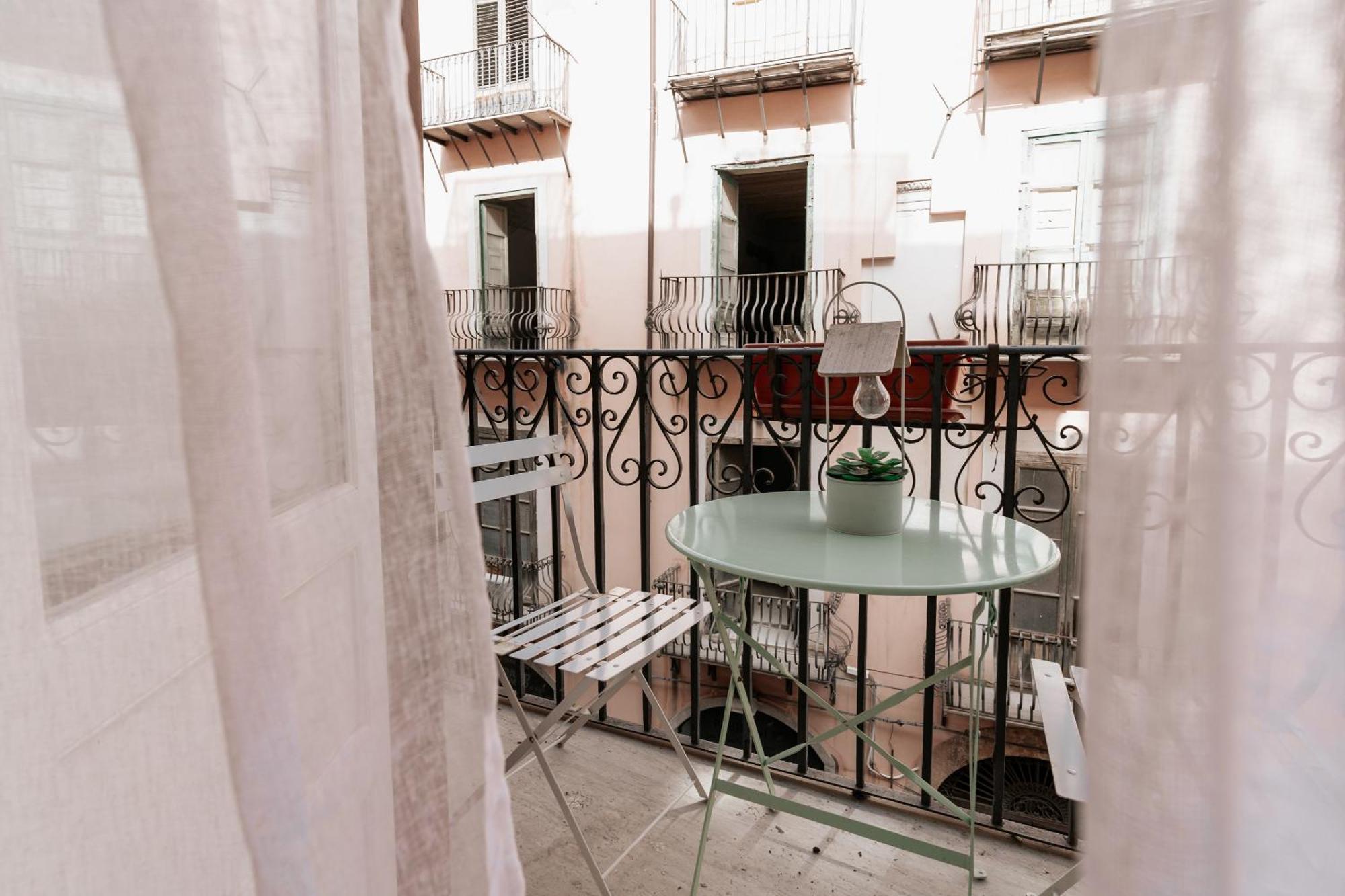Four Luxury Art Apartment Palermo Bagian luar foto